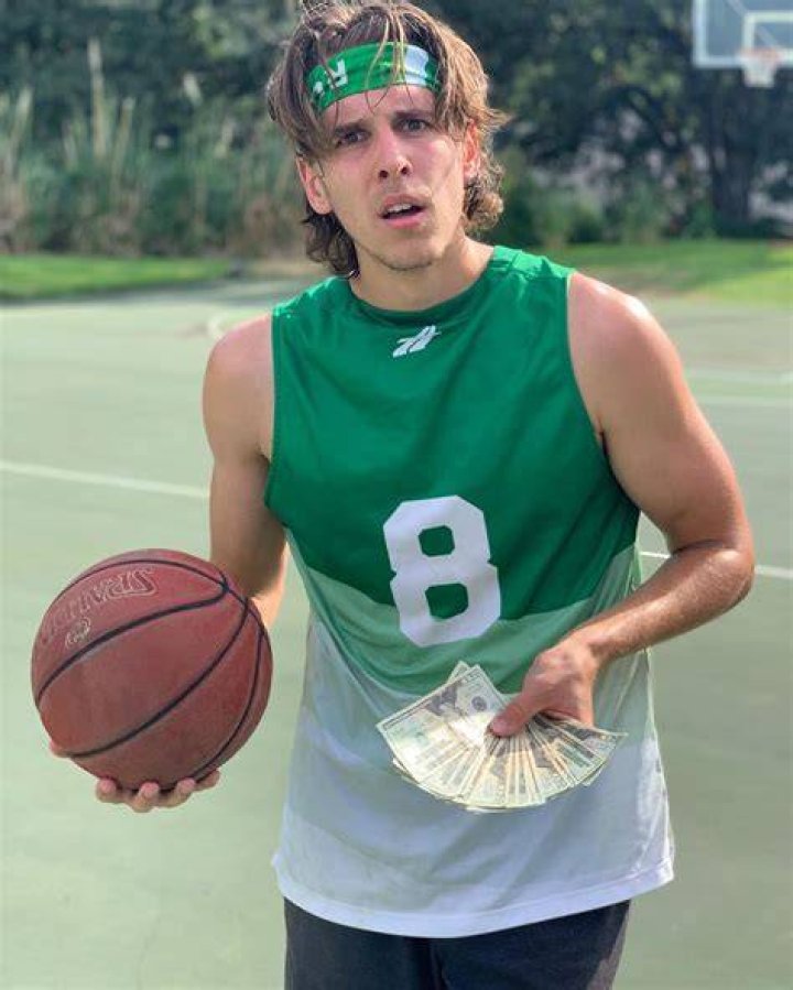 AJ Lapray Net Worth