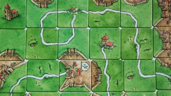 How does Carcassonne scoring work?