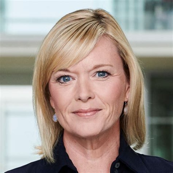 Julie Etchingham