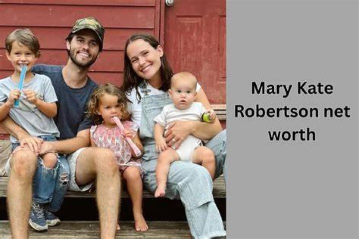 Mary Kate Robertson Net Worth