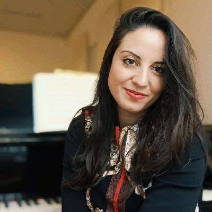 Singer Lilian Farahani