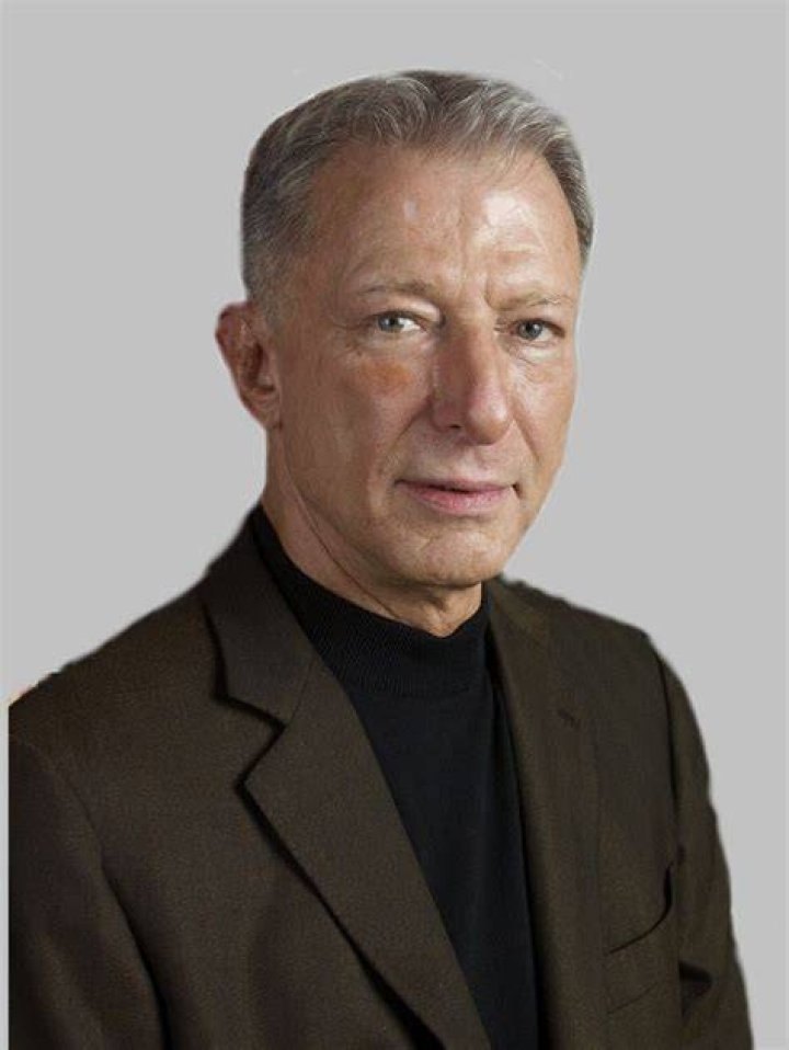 Werner Erhard Net Worth